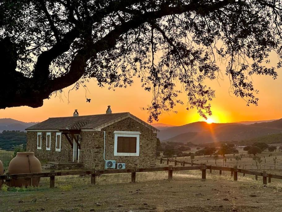 Finca La Alcolehuela En Parque Natural De Despenaperros Santa Elena Kültér fotó